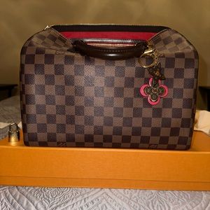 Louis Vuitton Speedy 30 bag with LV Keychain